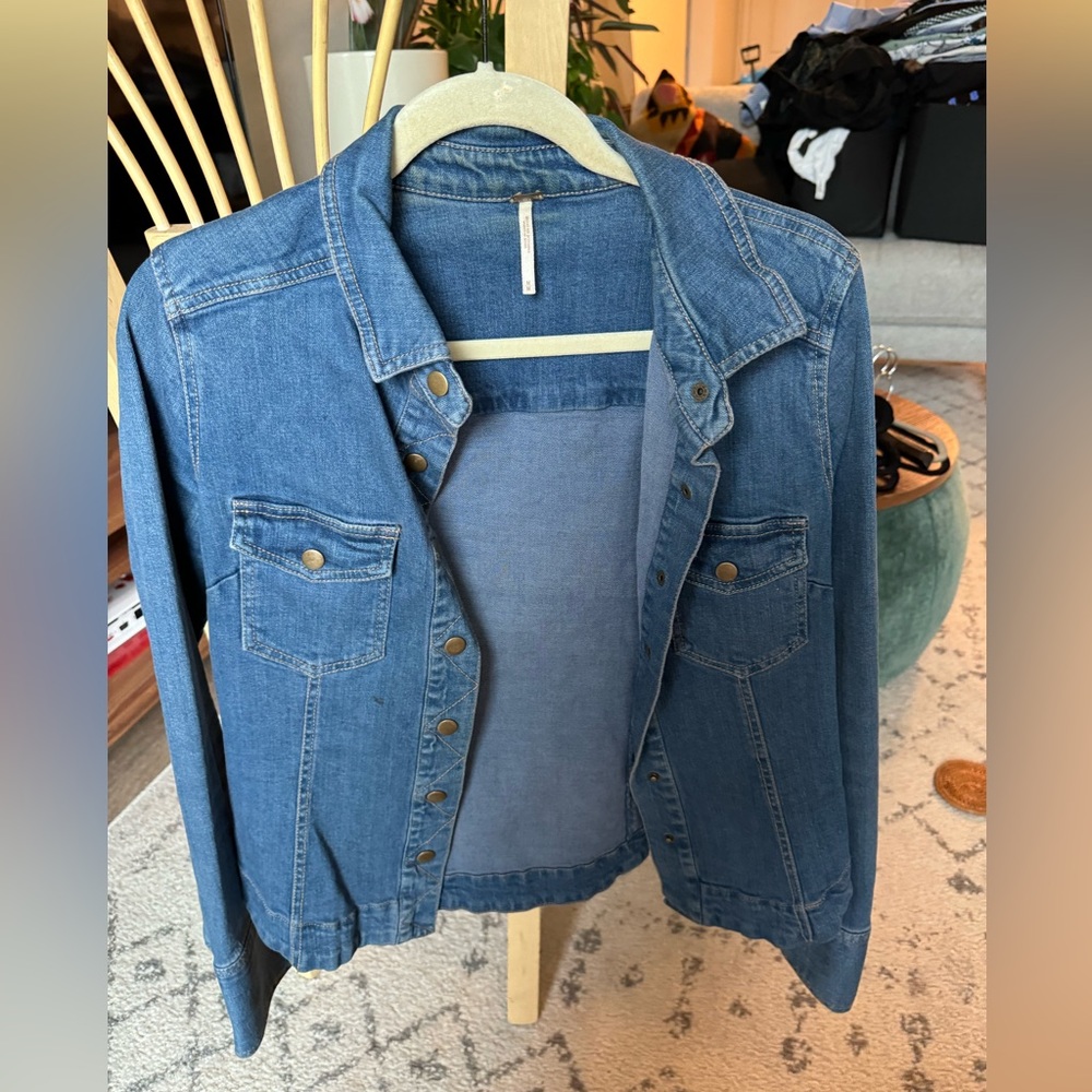 Free people denim jacket with snap buttons